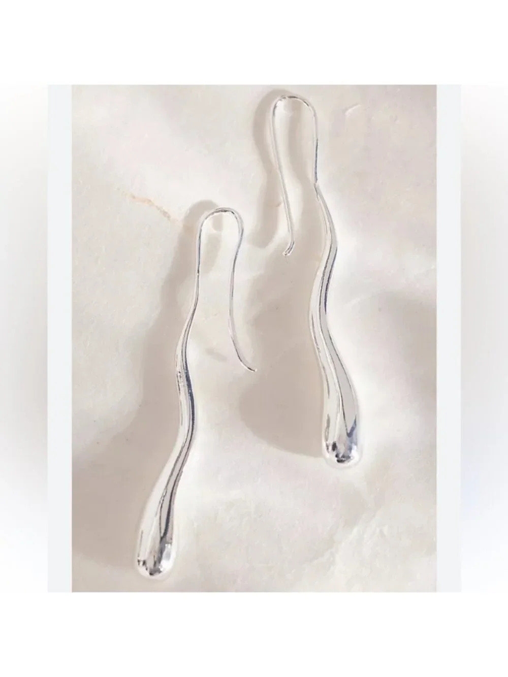 New! Silver Slinky Drop Earrings NWOT (3027)